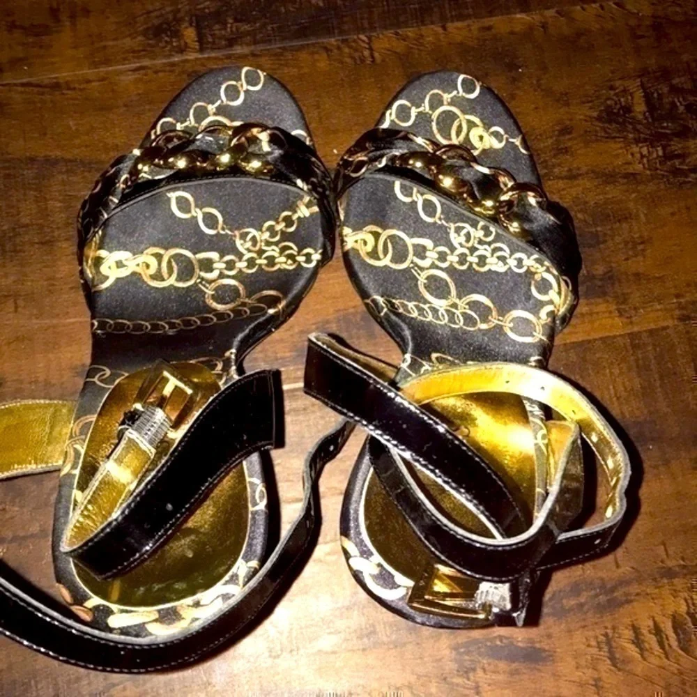 Guess uec black